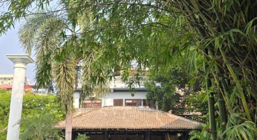 Club Denovo Hotel Butwāl Kültér fotó