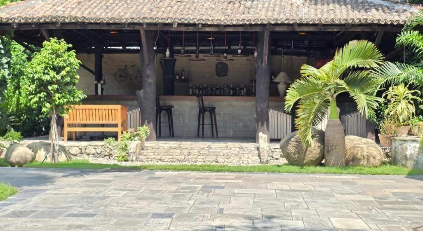 Club Denovo Hotel Butwāl Kültér fotó