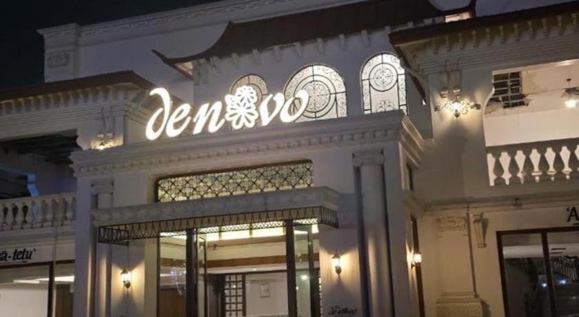 Club Denovo Hotel Butwāl Kültér fotó