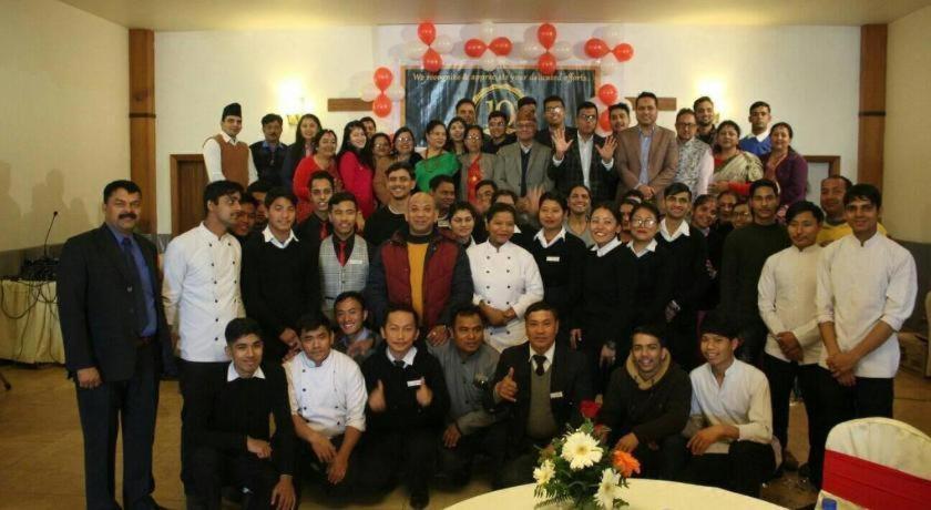 Club Denovo Hotel Butwāl Kültér fotó
